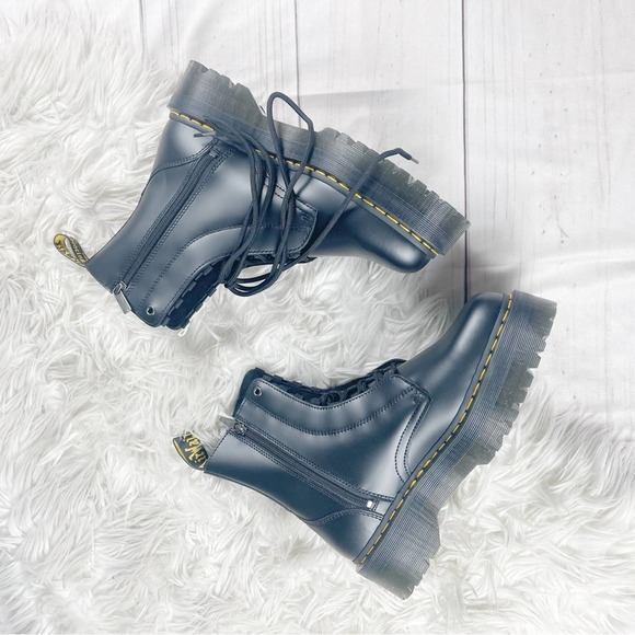 Dr. Martens Women’s Black‎ Jarrick Smooth Leather Platform Boots Size 10 - Picture 5 of 8